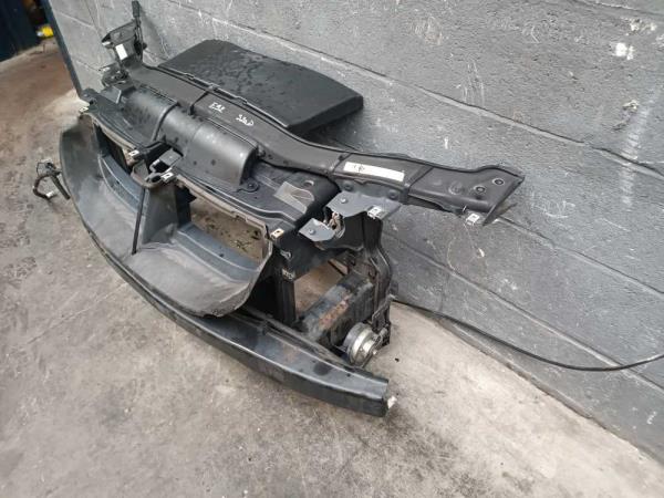 FACE AVANT BMW - Vue 3